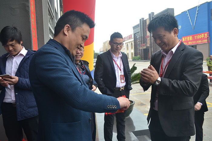 pg电子游戏瓷砖营销总司理罗胜派利是