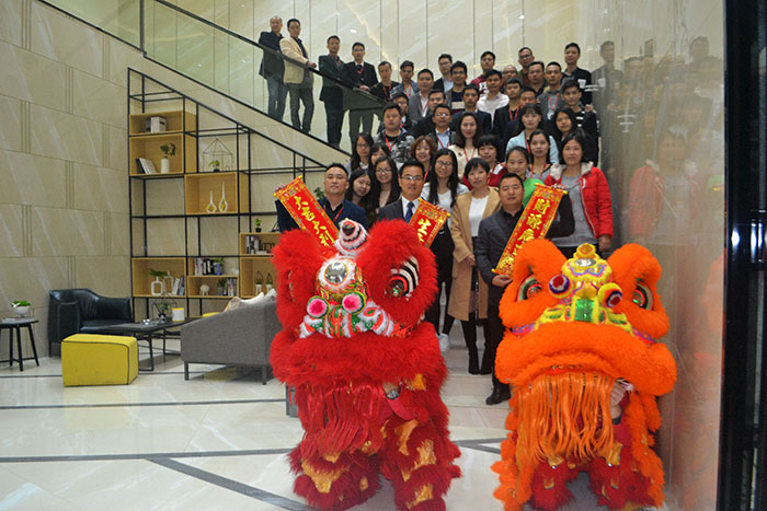 pg电子游戏新年开工，，2017撸起袖子拼命干！