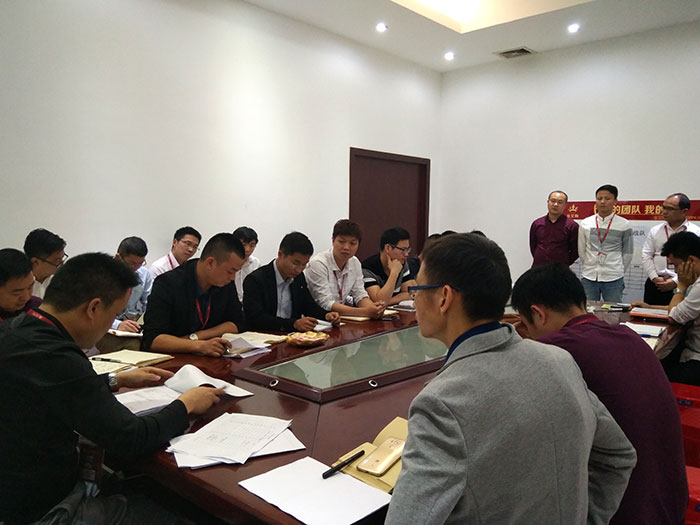 2017年4月5日上午，陶瓷一线品牌pg电子游戏瓷砖销售团队3月PK赛的效果在pg电子游戏瓷砖营销总部揭晓。。销售PK赛旨在营造公司优异的“比、学、赶、超”事情气氛的同时，也提升pg电子游戏瓷砖销售团队在终端市场的销售能力和战斗力。。