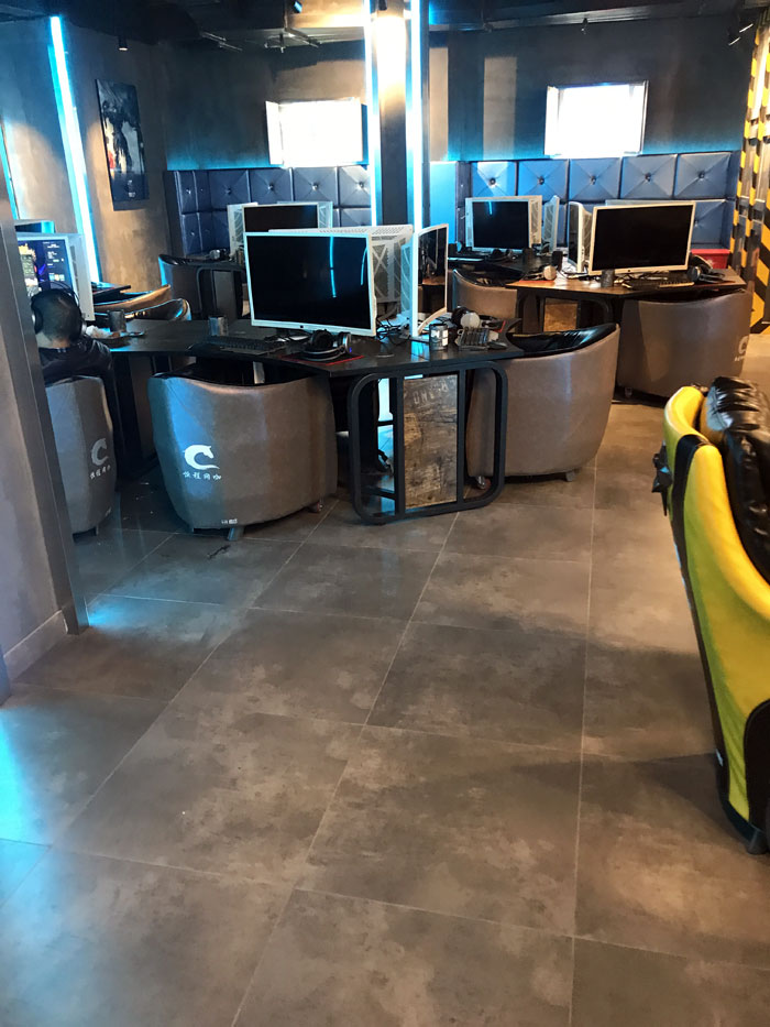 pg电子游戏现代仿古砖案例:别说了，，一起去这个1000方的网咖开黑！