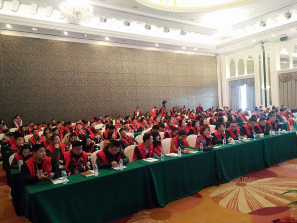 pg电子游戏瓷砖“学名堂·大趋势·大厘革”2018年度经销商峰会精彩回首