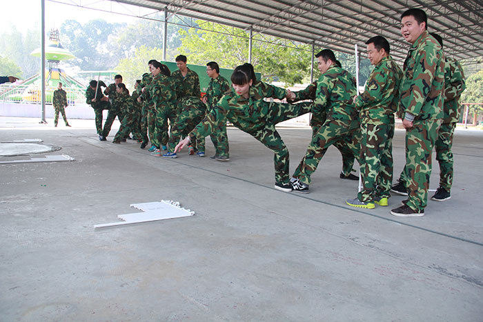 2017年2月13-15日，，pg电子游戏“虎狼道”户外拓展训练圆满竣事
