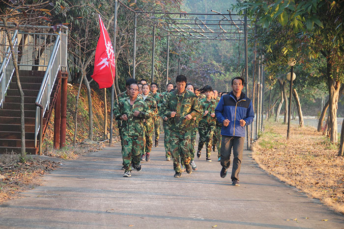 2017年2月13-15日，，pg电子游戏“虎狼道”户外拓展训练圆满竣事
