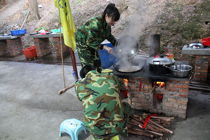 2017年2月13-15日，，pg电子游戏“虎狼道”户外拓展训练圆满竣事