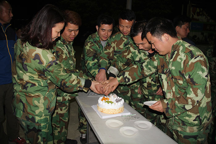 2017年2月13-15日，，pg电子游戏“虎狼道”户外拓展训练圆满竣事